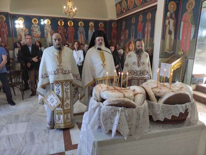 &Sigma;έ&chi;&iota; | &Gamma;&iota;ό&rho;&tau;&alpha;&sigma;&epsilon; &omicron; &Nu;&alpha;ό&sigmaf; &Alpha;&gamma;ί&alpha;&sigmaf; &Tau;&rho;&iota;ά&delta;&alpha;&sigmaf; (&epsilon;&iota;&kappa;ό&nu;&epsilon;&sigmaf;)