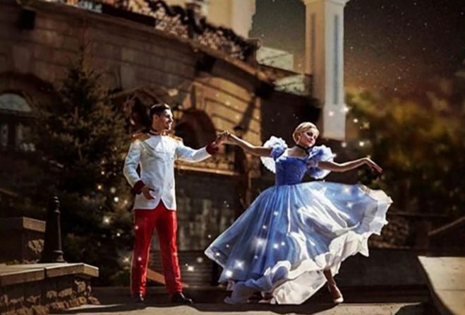 "&Sigma;&alpha;&nu; &pi;&alpha;&rho;&alpha;&mu;ύ&theta;&iota;" &sigma;&tau;&omicron; &Mu;&alpha;&lambda;&lambda;&iota;&alpha;&rho;&omicron;&pi;&omicron;ύ&lambda;&epsilon;&iota;&omicron; &Theta;έ&alpha;&tau;&rho;&omicron;