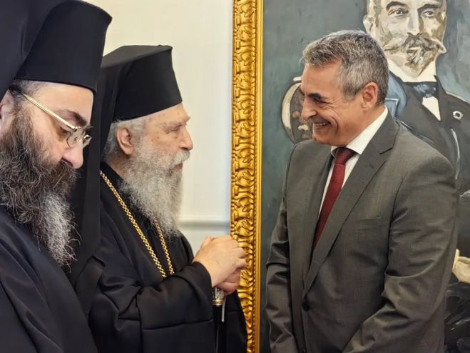Κοπή πρωτοχρονιάτικης πίτας στον Δήμο Τρίπολης | Τζιούμης: «Δουλεύουμε καθημερινά, οδηγούμε τον τόπο μας στην πρόοδο και την ευημερία»