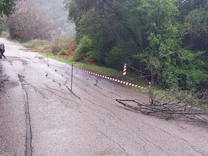 &Pi;&rho;ό&beta;&lambda;&eta;&mu;&alpha; &mu;&epsilon; ή&pi;&iota;&alpha; &kappa;&alpha;&theta;ί&zeta;&eta;&sigma;&eta; &sigma;&tau;&omicron; &delta;&rho;ό&mu;&omicron; &pi;&omicron;&upsilon; &epsilon;&nu;ώ&nu;&epsilon;&iota; &Rho;ά&chi;&epsilon;&sigmaf; &kappa;&alpha;&iota; &Tau;&omicron;&upsilon;&mu;&pi;ί&tau;&sigma;&iota; &sigma;&tau;&eta; &Gamma;&omicron;&rho;&tau;&upsilon;&nu;ί&alpha;