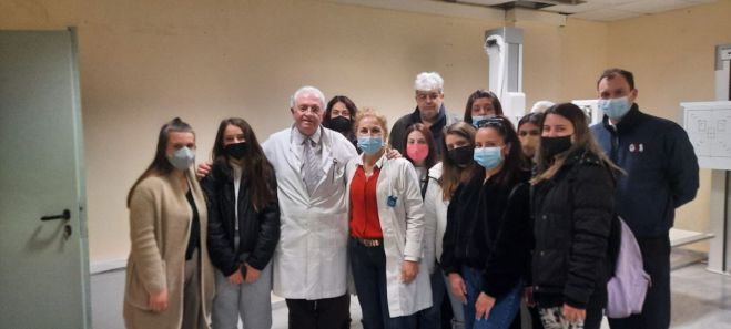 &Sigma;&pi;&omicron;&upsilon;&delta;&alpha;&sigma;&tau;έ&sigmaf; &tau;&omicron;&upsilon; &Delta;&eta;&mu;&omicron;&sigma;ί&omicron;&upsilon; &Iota;&Epsilon;&Kappa; &sigma;&tau;&omicron; &Kappa;έ&nu;&tau;&rho;&omicron; &Upsilon;&gamma;&epsilon;ί&alpha;&sigmaf; &Tau;&rho;ί&pi;&omicron;&lambda;&eta;&sigmaf; (&epsilon;&iota;&kappa;ό&nu;&epsilon;&sigmaf;)