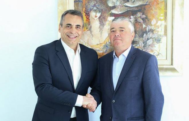 &Delta;ή&mu;&omicron;&sigmaf; &Tau;&rho;ί&pi;&omicron;&lambda;&eta;&sigmaf; | &Sigma;&tau;&omicron;&nu; &Alpha;&nu;&tau;&iota;&delta;ή&mu;&alpha;&rho;&chi;&omicron; &Pi;&alpha;&pi;&alpha;&delta;ά&tau;&omicron; &eta; &alpha;&rho;&mu;&omicron;&delta;&iota;ό&tau;&eta;&tau;&alpha; &gamma;&iota;&alpha; &tau;&alpha; &alpha;&delta;έ&sigma;&pi;&omicron;&tau;&alpha;