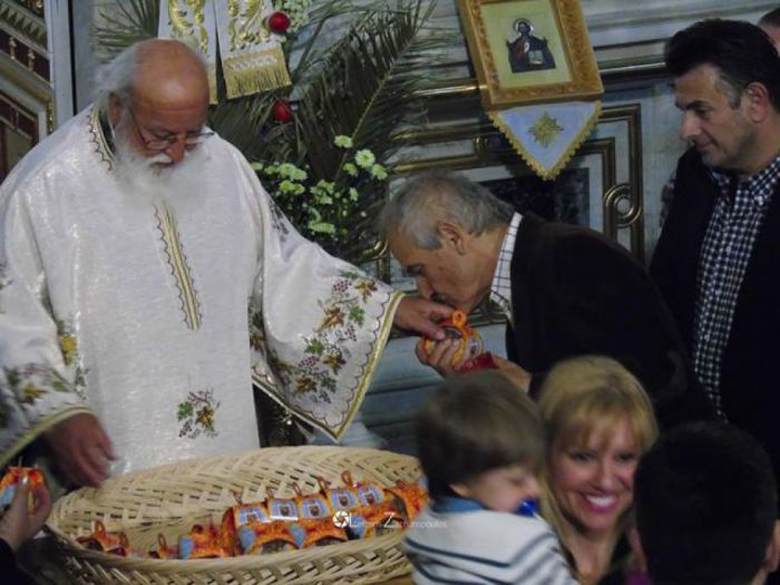 &Sigma;&tau;&omicron; &Nu;&alpha;ό &tau;&omicron;&upsilon; &Nu;&epsilon;&omicron;&mu;ά&rho;&tau;&upsilon;&rho;&alpha; &Pi;&alpha;ύ&lambda;&omicron; &omicron; &Epsilon;&sigma;&pi;&epsilon;&rho;&iota;&nu;ό&sigmaf; &tau;&eta;&sigmaf; &Alpha;&gamma;ά&pi;&eta;&sigmaf;