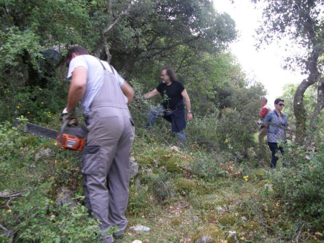 Τροπαιάτες καθάρισαν εθελοντικά το χώρο των Κάστρων της Άκοβας! (εικόνες)