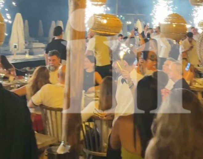 &Upsilon;&phi;&upsilon;&pi;&omicron;&upsilon;&rho;&gamma;ό&sigmaf; &delta;&iota;&alpha;&sigma;&kappa;έ&delta;&alpha;&zeta;&epsilon; &sigma;&epsilon; &kappa;&lambda;&alpha;&mu;&pi; &sigma;&tau;&eta; &Rho;ό&delta;&omicron; &epsilon;&nu;ώ &omicron;&iota; &psi;&eta;&phi;&omicron;&phi;ό&rho;&omicron;&iota; &tau;&omicron;&upsilon; &sigma;&tau;&eta;&nu; &Alpha;&nu;&alpha;&tau;&omicron;&lambda;&iota;&kappa;ή &Alpha;&tau;&tau;&iota;&kappa;ή έ&delta;&iota;&nu;&alpha;&nu; &mu;ά&chi;&eta; &mu;&epsilon; &tau;&iota;&sigmaf; &phi;&lambda;ό&gamma;&epsilon;&sigmaf;!