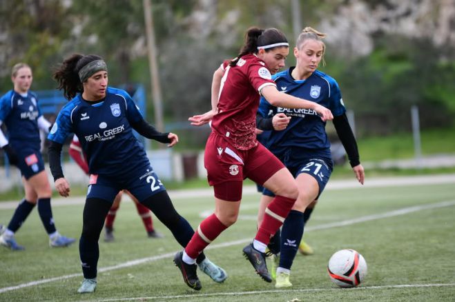 &Mu;&epsilon;&gamma;ά&lambda;&eta; &nu;ί&kappa;&eta; &mu;&epsilon; &alpha;&nu;&alpha;&tau;&rho;&omicron;&pi;ή &gamma;&iota;&alpha; &tau;&iota;&sigmaf; &gamma;&upsilon;&nu;&alpha;ί&kappa;&epsilon;&sigmaf; &tau;&omicron;&upsilon; &Alpha;&sigma;&tau;έ&rho;&alpha;! (&epsilon;&iota;&kappa;ό&nu;&epsilon;&sigmaf;)