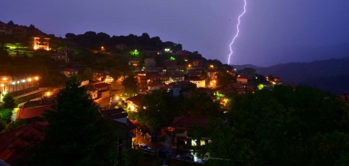 &Kappa;&epsilon;&rho;&alpha;&upsilon;&nu;ό&sigmaf; &chi;&tau;&upsilon;&pi;ά &tau;&eta; &nu;ύ&chi;&tau;&alpha; &tau;&omicron; &Beta;&alpha;&lambda;&tau;&epsilon;&sigma;&iota;&nu;ί&kappa;&omicron; (&epsilon;&iota;&kappa;ό&nu;&alpha;)!