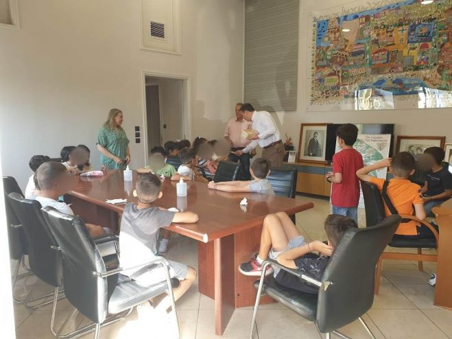 &Tau;&omicron;&nu; &pi;ί&nu;&alpha;&kappa;&alpha; &laquo;&Sigma;&tau;&omicron; &pi;&epsilon;&rho;&iota;&beta;ό&lambda;&iota; &tau;&omicron;&upsilon; &Kappa;&alpha;&rho;&upsilon;&tau;&sigma;&iota;ώ&tau;&eta;&raquo; &pi;&rho;ό&sigma;&phi;&epsilon;&rho;&alpha;&nu; &mu;&alpha;&theta;&eta;&tau;έ&sigmaf; &tau;&omicron;&upsilon; &Delta;&eta;&mu;&omicron;&tau;&iota;&kappa;&omicron;ύ &Sigma;&chi;&omicron;&lambda;&epsilon;ί&omicron;&upsilon; Ά&sigma;&tau;&rho;&omicron;&upsilon;&sigmaf; &sigma;&tau;&omicron;&nu; &Delta;ή&mu;&alpha;&rho;&chi;&omicron; &Kappa;&alpha;&mu;&pi;ύ&lambda;&eta;!