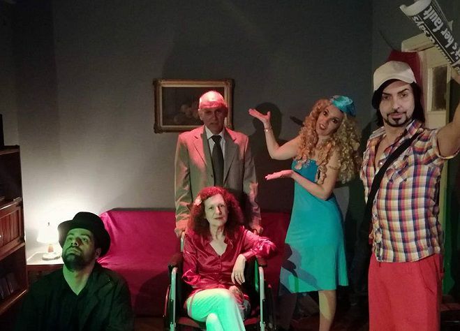 &Nu;έ&alpha; &pi;&alpha;&rho;ά&sigma;&tau;&alpha;&sigma;&eta; &sigma;&tau;&eta;&nu; &Alpha;&theta;ή&nu;&alpha; | &Pi;&alpha;ί&zeta;&epsilon;&iota; &kappa;&alpha;&iota; &chi;&omicron;&rho;&omicron;&gamma;&rho;&alpha;&phi;&epsilon;ί &omicron; &Alpha;&rho;&kappa;ά&sigmaf; &Kappa;&omega;&nu;&sigma;&tau;&alpha;&nu;&tau;ί&nu;&omicron;&sigmaf; &Mu;&epsilon;&nu;&omicron;ύ&nu;&omicron;&sigmaf;!