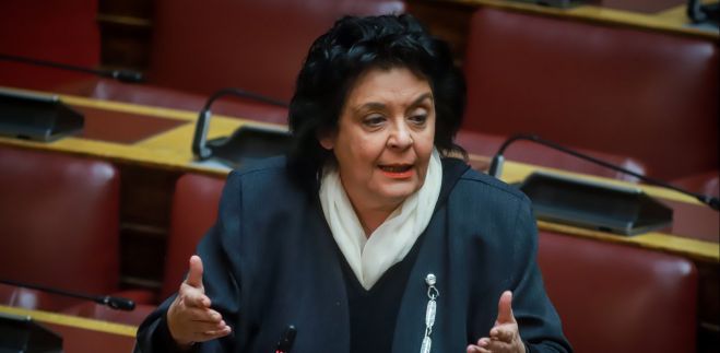 Κανέλλη: &quot;Προτιμώ να βγάλω βόλτα τον σκύλο αντί να δω την ταινία του Βαρουφάκη&quot;
