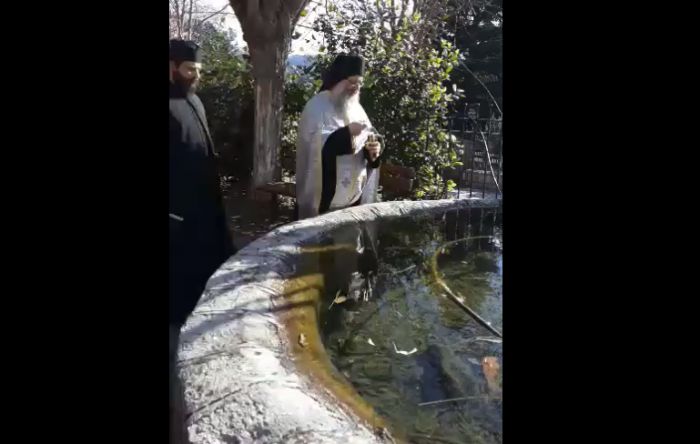 &Alpha;&gamma;&iota;&alpha;&sigma;&mu;ό&sigmaf; &upsilon;&delta;ά&tau;&omega;&nu; &sigma;&tau;&omicron; &sigma;&iota;&nu;&tau;&rho;&iota;&beta;ά&nu;&iota; &tau;&eta;&sigmaf; &Zeta;ά&tau;&omicron;&upsilon;&nu;&alpha;&sigmaf; (vd)