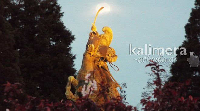 Ο Κολοκοτρώνης «κόβει» ... στα δύο το φεγγάρι της Τρίπολης! (εικόνες)