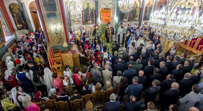 Η Θεία Λειτουργία και η κατάθεση στεφάνων για την Άλωση στην Τρίπολη (εικόνες)