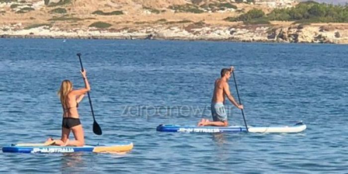 Μητσοτάκης και Μαρέβα διασκέδασαν με θαλάσσια σπορ στα Χανιά
