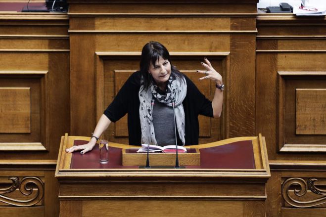 Καμαρώστε τη: Βουλευτίνα του Ποταμιού λέει να ψηφιστούν οι πλειστηριασμοί για να μην τιναχθεί στον αέρα το μνημόνιο (vd)!