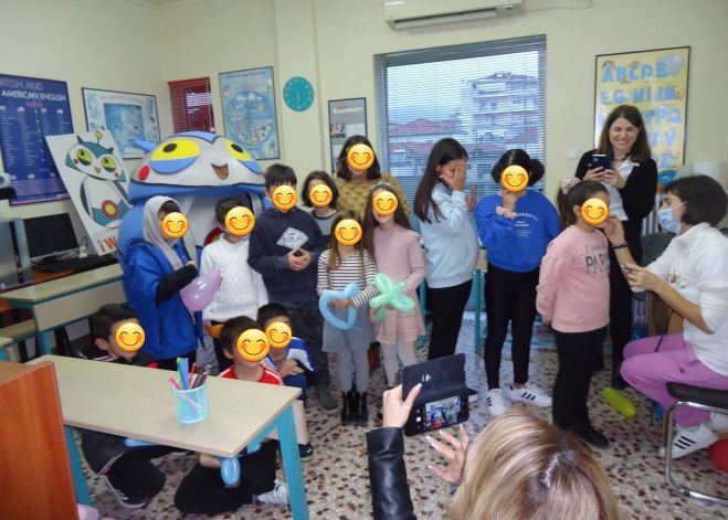 &Gamma;&iota;&omicron;&rho;&tau;ή &sigma;&tau;&omicron; &Kappa;έ&nu;&tau;&rho;&omicron; &Xi;έ&nu;&omega;&nu; &Gamma;&lambda;&omega;&sigma;&sigma;ώ&nu; Ί&kappa;&alpha;&rho;&omicron;&sigmaf; (&epsilon;&iota;&kappa;ό&nu;&epsilon;&sigmaf;)