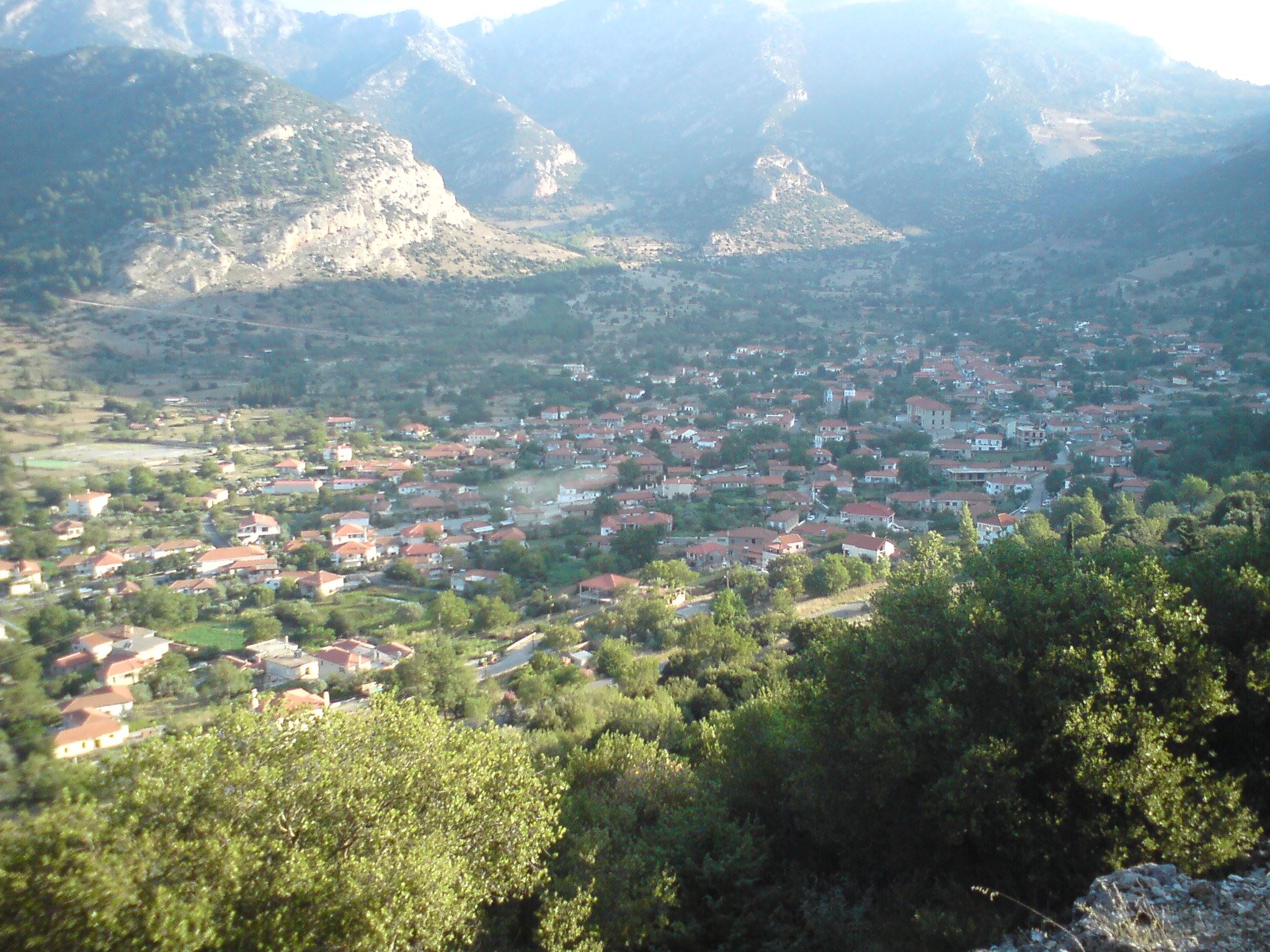 Ανάπλαση κοινοχρήστων χώρων και δημιουργία υπαίθριου πολυχώρου στην Κανδήλα