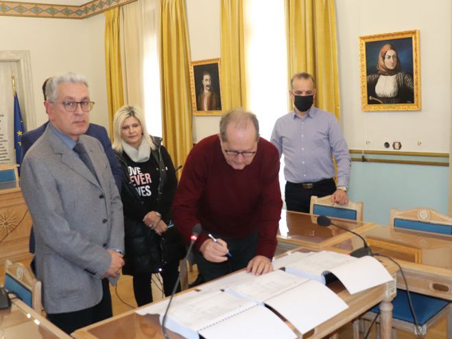 &Epsilon;&phi;&alpha;&rho;&mu;&omicron;&gamma;ή &delta;&iota;&pi;&lambda;&omicron;&gamma;&rho;&alpha;&phi;&iota;&kappa;&omicron;ύ &sigma;&upsilon;&sigma;&tau;ή&mu;&alpha;&tau;&omicron;&sigmaf; &alpha;&pi;ό &tau;&eta;&nu; &Pi;&epsilon;&rho;&iota;&phi;έ&rho;&epsilon;&iota;&alpha; &Pi;&epsilon;&lambda;&omicron;&pi;&omicron;&nu;&nu;ή&sigma;&omicron;&upsilon;