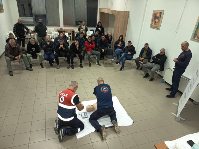 Εκπαίδευση για παροχή Πρώτων Βοηθειών από το ΕΚΑΒ Τρίπολης σε αστυνομικούς υπαλλήλους! (εικόνες)