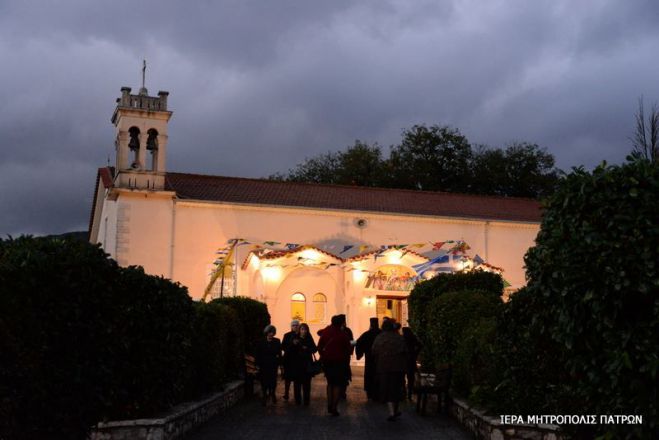 &Tau;&omicron; &chi;&omega;&rho;&iota;ό &Lambda;&omicron;&upsilon;&kappa;ά&sigmaf; &Mu;&alpha;&nu;&tau;&iota;&nu;&epsilon;ί&alpha;&sigmaf; &tau;&iota;&mu;ά &tau;&omicron;&nu; &Pi;&rho;&omicron;&sigma;&tau;ά&tau;&eta; &tau;&omicron;&upsilon;, Ά&gamma;&iota;&omicron; &Iota;&omega;ά&nu;&nu;&eta; &tau;&omicron;&nu; &Chi;&rho;&upsilon;&sigma;ό&sigma;&tau;&omicron;&mu;&omicron;