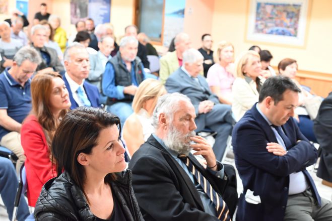 &Eta; &iota;&sigma;&tau;&omicron;&rho;&iota;&kappa;ή &mu;&nu;ή&mu;&eta; &tau;&eta;&sigmaf; Ά&lambda;&omega;&sigma;&eta;&sigmaf; &tau;&eta;&sigmaf; &Tau;&rho;&iota;&pi;&omicron;&lambda;&iota;&tau;&sigma;ά&sigmaf; &zeta;&omega;&nu;&tau;ά&nu;&epsilon;&psi;&epsilon; &sigma;&tau;&eta;&nu; &Pi;&alpha;&nu;&alpha;&rho;&kappa;&alpha;&delta;&iota;&kappa;ή &Omicron;&mu;&omicron;&sigma;&pi;&omicron;&nu;&delta;ί&alpha; &Epsilon;&lambda;&lambda;ά&delta;&omicron;&sigmaf; (&epsilon;&iota;&kappa;ό&nu;&epsilon;&sigmaf;)