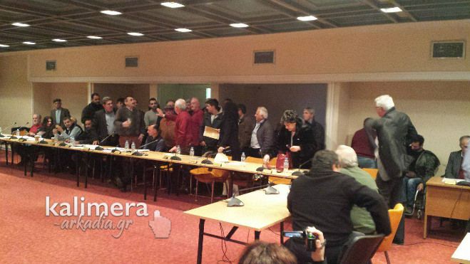 Ένταση στο Δημοτικό Συμβούλιο – Διακόπηκε η συνεδρίαση για λίγα λεπτά!