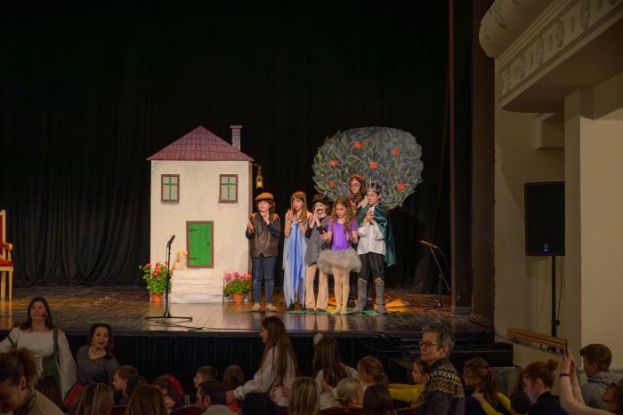 &Mu;&epsilon;&gamma;ά&lambda;&eta; &alpha;&nu;&tau;&alpha;&pi;ό&kappa;&rho;&iota;&sigma;&eta; &gamma;&iota;&alpha; &tau;&iota;&sigmaf; &pi;&alpha;&iota;&delta;&iota;&kappa;έ&sigmaf; &pi;&alpha;&rho;&alpha;&sigma;&tau;ά&sigma;&epsilon;&iota;&sigmaf; &tau;&eta;&sigmaf; &Delta;&Epsilon;&Upsilon;&Alpha;&Tau; &gamma;&iota;&alpha; &tau;&eta;&nu; &Pi;&alpha;&gamma;&kappa;ό&sigma;&mu;&iota;&alpha; &Eta;&mu;έ&rho;&alpha; &Nu;&epsilon;&rho;&omicron;ύ (&epsilon;&iota;&kappa;ό&nu;&epsilon;&sigmaf;)