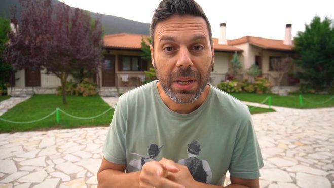 "Travellers In Greece" &sigma;&epsilon; &Delta;&eta;&mu;&eta;&tau;&sigma;ά&nu;&alpha;, &Beta;&upsilon;&tau;ί&nu;&alpha; &kappa;&alpha;&iota; &Epsilon;&lambda;ά&tau;&eta;! (vd)