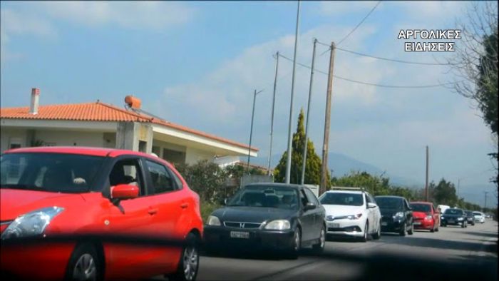 Ουρά χιλιομέτρων από αυτοκίνητα στο Ναύπλιο για το διήμερο της 25ης Μαρτίου (vd)