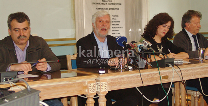 Λύση στο πρόβλημα με τα σκουπίδια μέχρι το τέλος του 2013 υπόσχεται ο Τατούλης