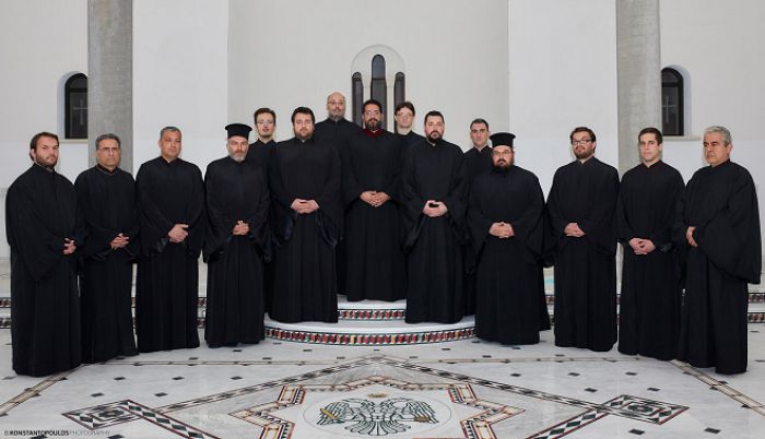 &Eta; &Chi;&omicron;&rho;&omega;&delta;ί&alpha; &tau;&omicron;&upsilon; &Alpha;&gamma;ί&omicron;&upsilon; &Tau;&rho;ύ&phi;&omega;&nu;&alpha; &sigma;&tau;&omicron; 2&omicron; &Chi;&omicron;&rho;&omega;&delta;&iota;&alpha;&kappa;ό &Phi;&epsilon;&sigma;&tau;&iota;&beta;ά&lambda; &Theta;&rho;&eta;&sigma;&kappa;&epsilon;&upsilon;&tau;&iota;&kappa;ώ&nu; - &Beta;&upsilon;&zeta;&alpha;&nu;&tau;&iota;&nu;ώ&nu; Ύ&mu;&nu;&omega;&nu;