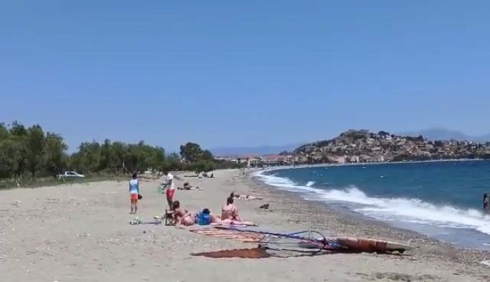 &Mu;&pi;ά&nu;&iota;&omicron; &mu;&epsilon; &kappa;&upsilon;&mu;&alpha;&tau;ά&kappa;&iota; &tau;&eta;&nu; &Kappa;&upsilon;&rho;&iota;&alpha;&kappa;ή &sigma;&tau;&omicron; &Pi;&alpha;&rho;ά&lambda;&iota;&omicron; Ά&sigma;&tau;&rho;&omicron;&sigmaf; (vd)