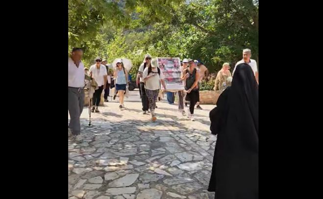 Αγία Τριάδα Μελιγούς | Το έθιμο μεταφοράς της εικόνας (vd)