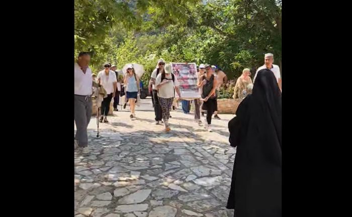 Αγία Τριάδα Μελιγούς | Το έθιμο μεταφοράς της εικόνας (vd)