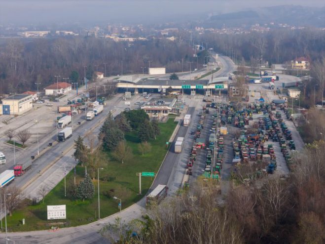 &Alpha;&upsilon;&xi;ά&nu;&omicron;&upsilon;&nu; &tau;&eta;&nu; &pi;ί&epsilon;&sigma;&eta; &omicron;&iota; &alpha;&gamma;&rho;ό&tau;&epsilon;&sigmaf; &mu;&epsilon; &kappa;&lambda;&iota;&mu;ά&kappa;&omega;&sigma;&eta; &tau;&omega;&nu; &kappa;&iota;&nu;&eta;&tau;&omicron;&pi;&omicron;&iota;ή&sigma;&epsilon;ώ&nu; &tau;&omicron;&upsilon;&sigmaf; &ndash; &Kappa;&lambda;&epsilon;ί&nu;&omicron;&upsilon;&nu; &pi;&alpha;&rho;&alpha;&kappa;&alpha;&mu;&pi;&tau;ή&rho;&iota;&omicron;&upsilon;&sigmaf;