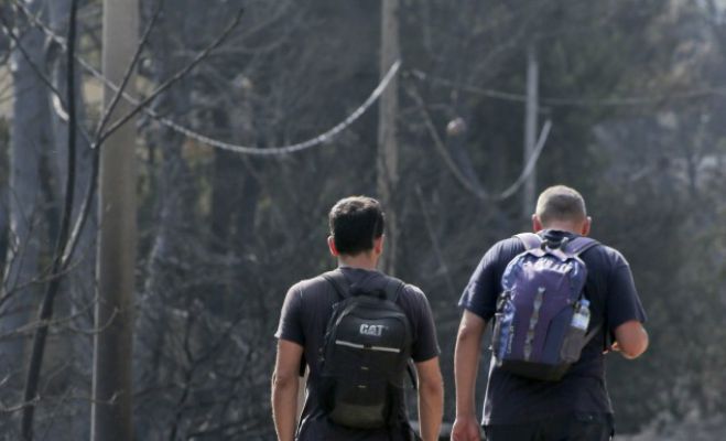 Εθελοντές πυροσβέστες: «Μας ξέχασαν νηστικούς- Άφησα το σπίτι μου να καεί για να σώσω άλλα» (vd)