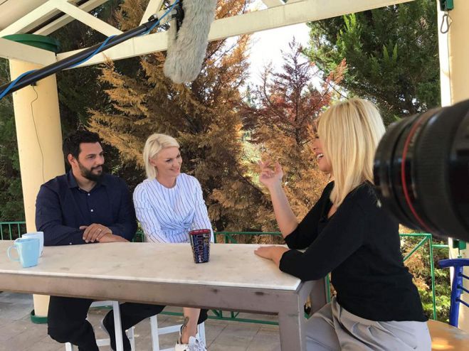 &Epsilon;ύ&alpha; &kappa;&alpha;&iota; &Kappa;ώ&sigma;&tau;&alpha;&sigmaf; - Έ&nu;&alpha; &zeta;&epsilon;&upsilon;&gamma;ά&rho;&iota; &pi;&alpha;&rho;ά&delta;&epsilon;&iota;&gamma;&mu;&alpha; &pi;&rho;&omicron;&sigmaf; &mu;ί&mu;&eta;&sigma;&eta;!