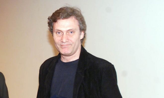 &Pi;έ&theta;&alpha;&nu;&epsilon; &omicron; &eta;&theta;&omicron;&pi;&omicron;&iota;ό&sigmaf; &Alpha;&lambda;&mu;&pi;έ&rho;&tau;&omicron; &Epsilon;&sigma;&kappa;&epsilon;&nu;ά&zeta;&upsilon;