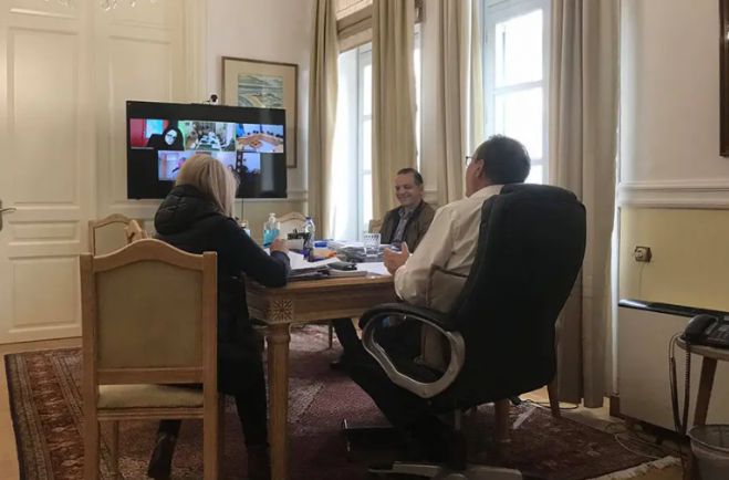 &Pi;&epsilon;&rho;&iota;&phi;έ&rho;&epsilon;&iota;&alpha; | &Epsilon;&xi;&upsilon;&pi;&eta;&rho;έ&tau;&eta;&sigma;&eta; &pi;&omicron;&lambda;&iota;&tau;ώ&nu; &mu;&epsilon; &rho;&alpha;&nu;&tau;&epsilon;&beta;&omicron;ύ, &tau;&eta;&lambda;έ&phi;&omega;&nu;&omicron; &kappa;&alpha;&iota; email