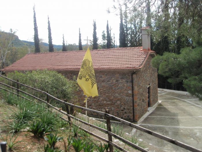 Ναός στην Κοκκινόρραχη Σπάρτης | Η θαυμαστή εκκλησία που χτίστηκε από Λαγκαδινούς εργάτες!
