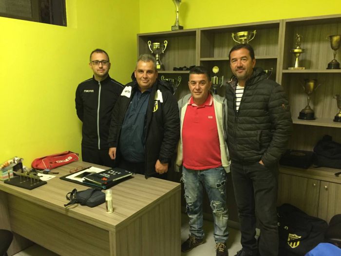 &Beta;&omicron;&upsilon;&tau;&sigma;&iota;&nu;ά &gamma;&iota;&alpha; &pi;&rho;&omicron;&pi;&omicron;&nu;&eta;&tau;ή &alpha;&nu;&alpha;&kappa;&omicron;ί&nu;&omega;&sigma;&epsilon; &omicron; &Pi;&alpha;&nu;&theta;&upsilon;&rho;&epsilon;&alpha;&tau;&iota;&kappa;ό&sigmaf;!