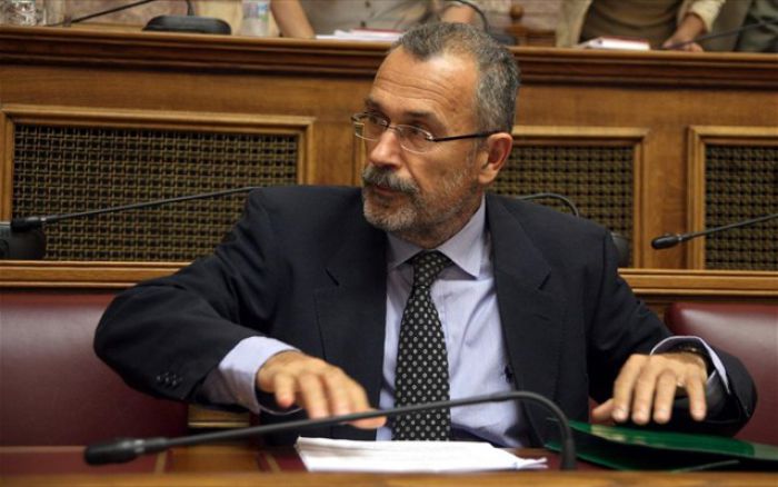 &Sigma;&tau;&eta;&nu; &Tau;&rho;ί&pi;&omicron;&lambda;&eta; &theta;&alpha; &epsilon;ί&nu;&alpha;&iota; &tau;&eta;&nu; &Kappa;&upsilon;&rho;&iota;&alpha;&kappa;ή &omicron; &Pi;&alpha;&nu;&tau;&epsilon;&lambda;ή&sigmaf; &Kappa;&alpha;&psi;ή&sigmaf; &tau;&eta;&sigmaf; &Epsilon;&lambda;&iota;ά&sigmaf;