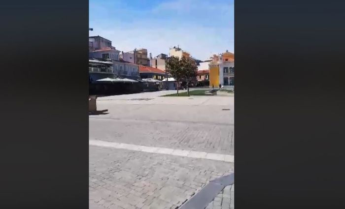 Ά&delta;&epsilon;&iota;&alpha;&sigma;&epsilon; &eta; &Pi;&lambda;&alpha;&tau;&epsilon;ί&alpha; &Pi;&epsilon;&tau;&rho;&iota;&nu;&omicron;ύ - &Eta; &epsilon;&iota;&kappa;ό&nu;&alpha; &pi;&omicron;&upsilon; &epsilon;ί&chi;&epsilon; &tau;&omicron; &mu;&epsilon;&sigma;&eta;&mu;έ&rho;&iota; &tau;&omicron;&upsilon; &Sigma;&alpha;&beta;&beta;ά&tau;&omicron;&upsilon; (vd)