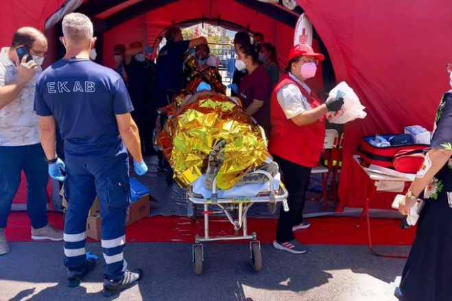&Alpha;&Nu;&Tau;&Alpha;&Rho;&Sigma;&Upsilon;&Alpha; &gamma;&iota;&alpha; &tau;&omicron; &nu;&alpha;&upsilon;ά&gamma;&iota;&omicron; &sigma;&tau;&eta;&nu; &Pi;ύ&lambda;&omicron;: "&Nu;&alpha; &pi;&rho;&omicron;&sigma;&tau;&alpha;&tau;&epsilon;&upsilon;&theta;&omicron;ύ&nu; &tau;&alpha; &delta;&iota;&kappa;&alpha;&iota;ώ&mu;&alpha;&tau;&alpha; &tau;&omega;&nu; &pi;&rho;&omicron;&sigma;&phi;ύ&gamma;&omega;&nu; &kappa;&alpha;&iota; &nu;&alpha; &sigma;&upsilon;&nu;&epsilon;&chi;&iota;&sigma;&tau;&omicron;ύ&nu; &omicron;&iota; έ&rho;&epsilon;&upsilon;&nu;&epsilon;&sigmaf; &delta;&iota;ά&sigma;&omega;&sigma;&eta;&sigmaf;"