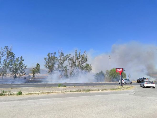 Φωτιά λίγο έξω από την Τρίπολη - Οι πρώτες εικόνες