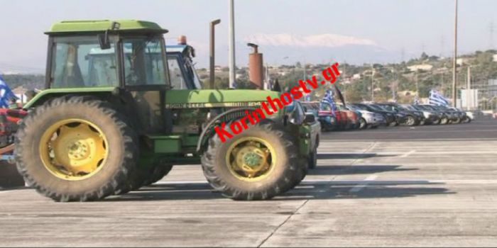 Αγρότες: Κλειστή παραμένει η &quot;Αθηνών - Κορίνθου&quot;, στον Ισθμό