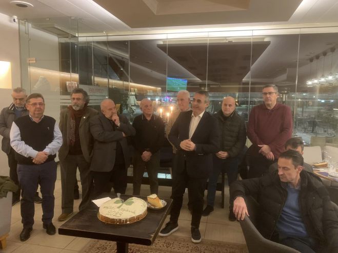 &Omicron; &iota;&sigma;&tau;&omicron;&rho;&iota;&kappa;ό&sigmaf; &Pi;&alpha;&nu;&alpha;&rho;&kappa;&alpha;&delta;&iota;&kappa;ό&sigmaf; έ&kappa;&omicron;&psi;&epsilon; &tau;&eta;&nu; &pi;ί&tau;&alpha; &tau;&omicron;&upsilon; (&epsilon;&iota;&kappa;ό&nu;&epsilon;&sigmaf;)