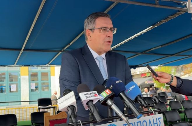 Κώστας Μανδρώνης: «Όταν είμαστε ενωμένοι, καταφέρνουμε πολλά – Ζήτω η Ελλάδα μας» (vd)