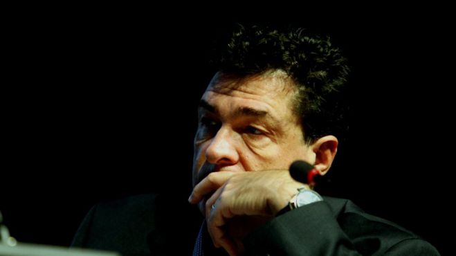 &Kappa;&omicron;&rho;&omega;&nu;&omicron;ϊό&sigmaf; - &Alpha;&lambda;έ&xi;&eta;&sigmaf; &Pi;&alpha;&pi;&alpha;&chi;&epsilon;&lambda;ά | &Gamma;&rho;ά&phi;&epsilon;&iota; &gamma;&iota;&alpha; &tau;&eta;&nu; &epsilon;&mu;&pi;&epsilon;&iota;&rho;ί&alpha; &tau;&omicron;&upsilon; &sigma;&tau;&eta; &Mu;&Epsilon;&Theta; - &laquo;&Mu;&pi;&omicron;&rho;&epsilon;ί &nu;&alpha; &mu;&eta;&nu; &alpha;&gamma;&kappa;&alpha;&lambda;&iota;ά&sigma;&epsilon;&iota;&sigmaf; &xi;&alpha;&nu;ά &alpha;&upsilon;&tau;&omicron;ύ&sigmaf; &pi;&omicron;&upsilon; &alpha;&gamma;&alpha;&pi;ά&sigmaf;&raquo;