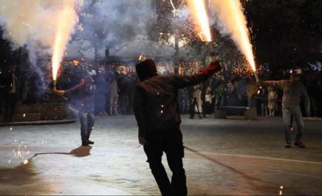 &Kappa;&omicron;&rho;&iota;&nu;&theta;ί&alpha; | &Alpha;&kappa;&rho;&omega;&tau;&eta;&rho;&iota;ά&sigma;&tau;&eta;&kappa;&epsilon; &tau;&omicron; &delta;ά&chi;&tau;&upsilon;&lambda;&omicron; 19&chi;&rho;&omicron;&nu;&omicron;&upsilon; &kappa;&alpha;&iota; &tau;&rho;&alpha;&upsilon;&mu;&alpha;&tau;ί&sigma;&tau;&eta;&kappa;&epsilon; &sigma;&tau;&omicron; &mu;ά&tau;&iota; 24&chi;&rho;&omicron;&nu;&omicron;&sigmaf; &alpha;&pi;ό &laquo;&sigma;&alpha;ΐ&tau;&alpha;&raquo;